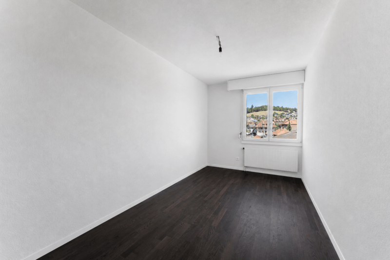 4.5-Zimmerwohnung im Hochparterre mit Gartensitzplatz zu vermieten (4)