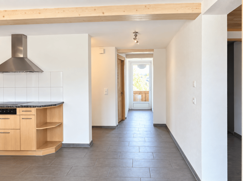 4.5-Zimmerwohnung auf dem Land mit grossem Balkon zu Vermieten (4)