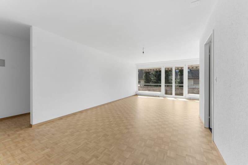 Grosszügige 4.5-Zimmerwohnung mit Balkon an zentraler Lage (6)