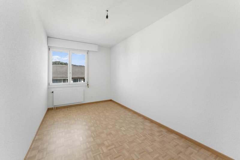 Grosszügige 4.5-Zimmerwohnung mit Balkon an zentraler Lage (12)
