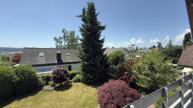 Family idyll in a quiet sunny location with a beautiful garden (4)