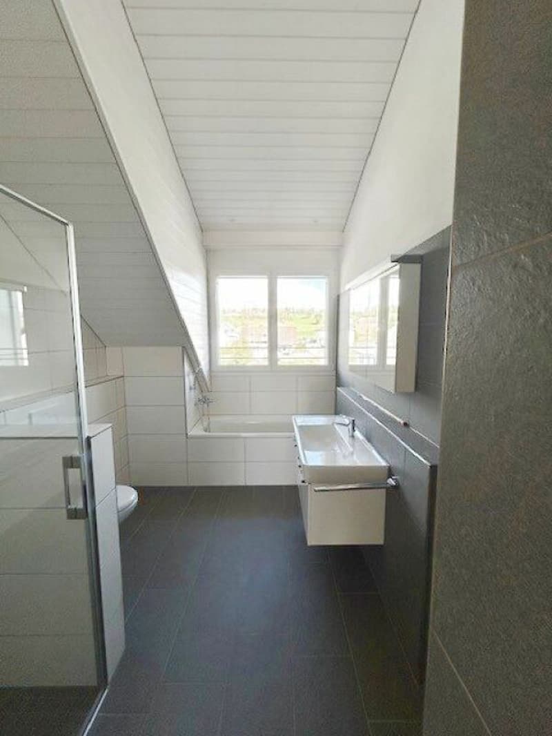 Modern 4.5-room maisonette attic apartment with gallery, two bathrooms, and sunny balcony (4)