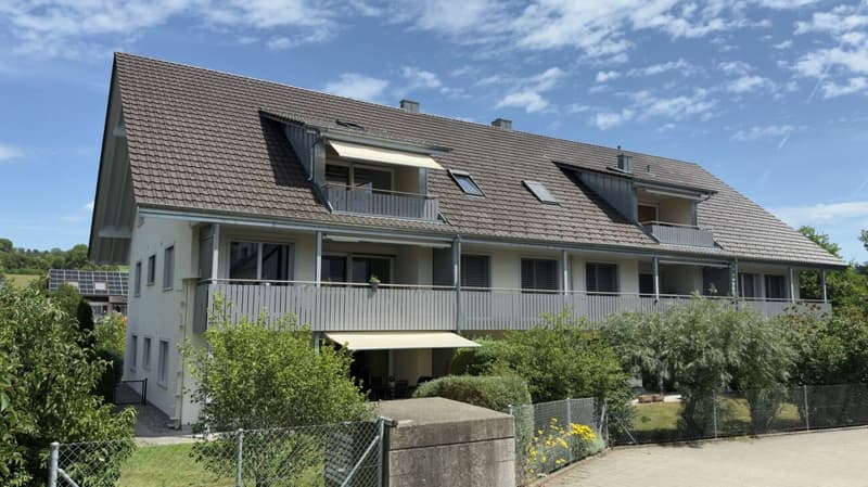 Modern 4.5-room maisonette attic apartment with gallery, two bathrooms, and sunny balcony (1)