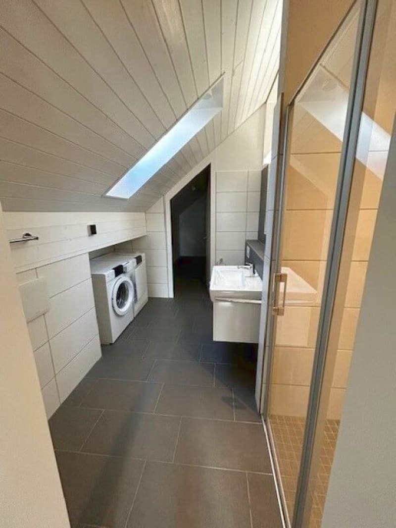 Modern 4.5-room maisonette attic apartment with gallery, two bathrooms, and sunny balcony (7)