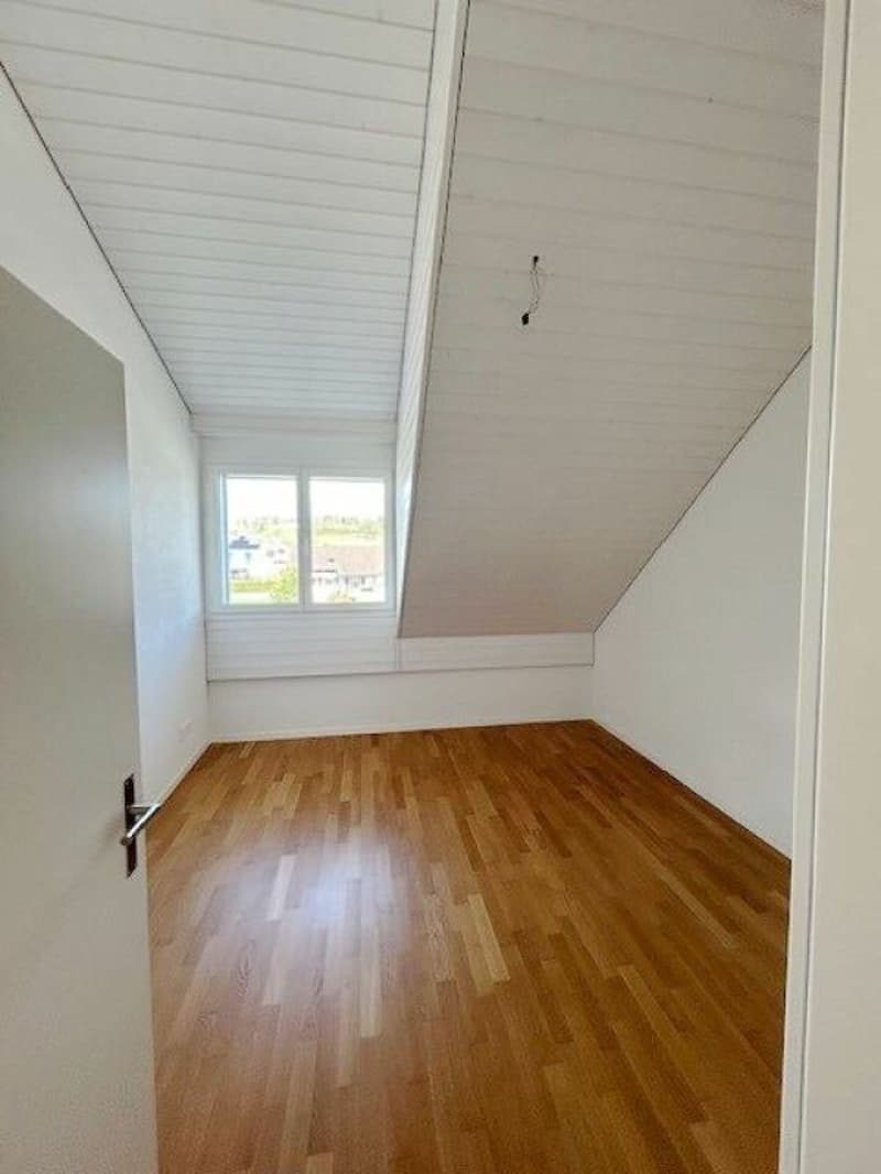 Modern 4.5-room maisonette attic apartment with gallery, two bathrooms, and sunny balcony (5)