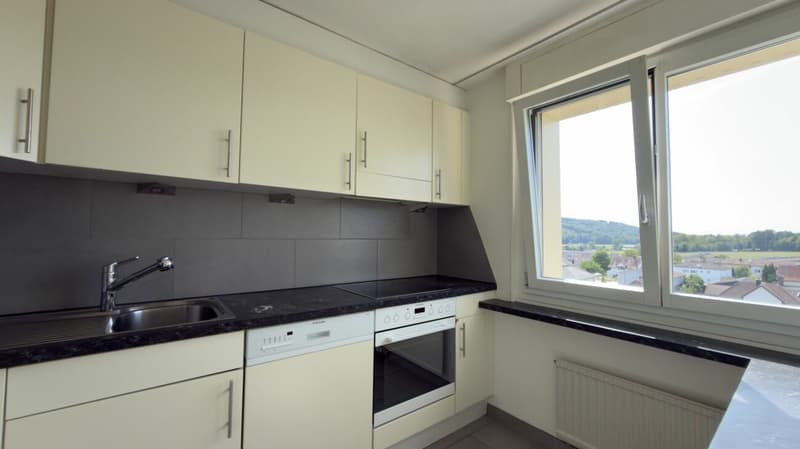 Schöne Aussichten! Helle und gemütliche Wohnung im 7. OG mit toller Bergsicht! (7)