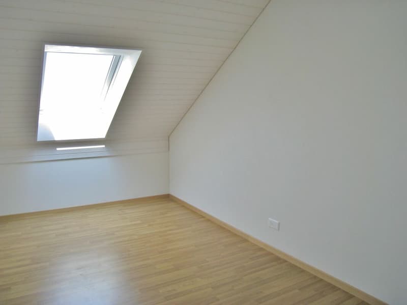 Grosszügige, moderne Dach-Maisonette-Wohnung - stilvolles Wohnen mit Charme (2)