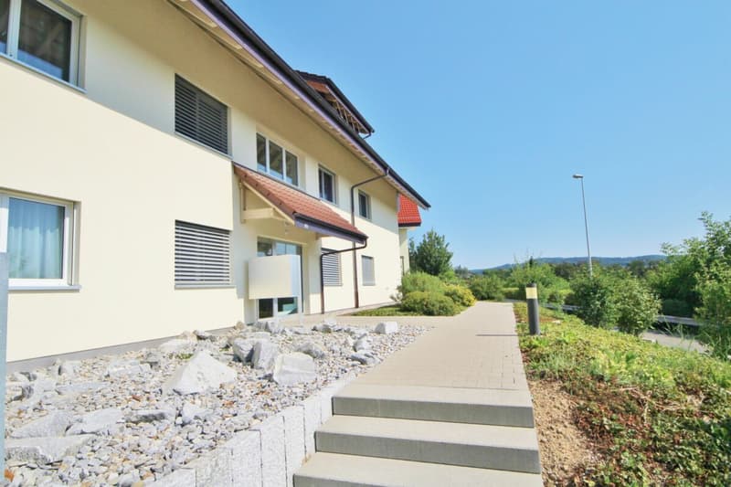 Attraktive 4.5-Zimmerwohnung im 1. Obergeschoss an ruhiger Lage (2)