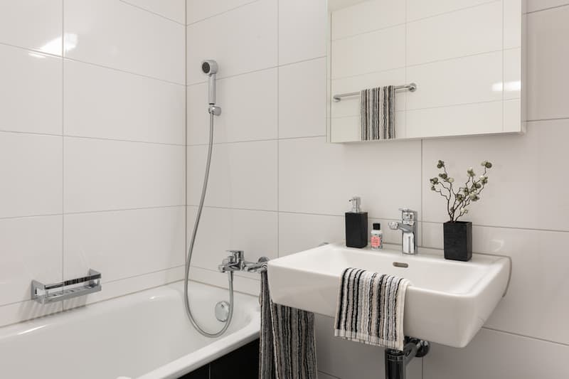 Bad mit Badewanne
