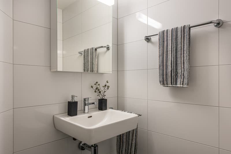 Separate Dusche mit WC
