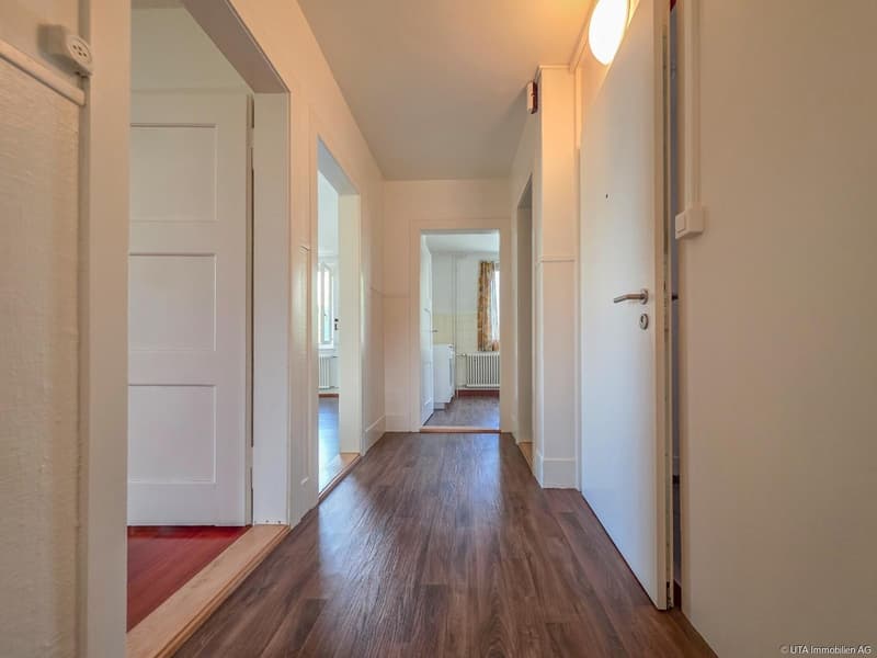 EG Wohnung Korridor