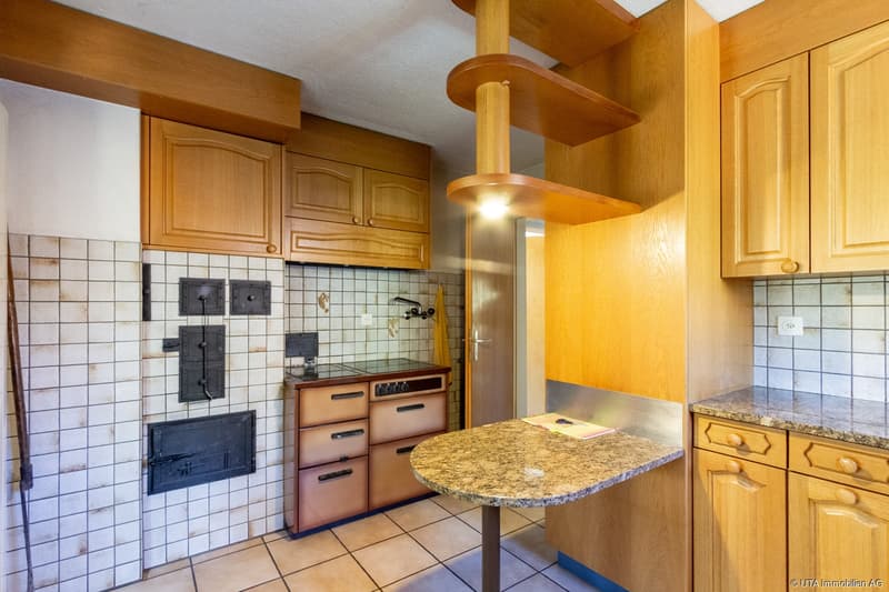 Einfamilienhaus mit Renovationspotential, direkt angrenzend an die Lan (2)