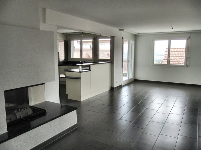 Helle 4.5-Zimmer-Wohnung mit Balkon und herrlicher Aussicht in Oberwil-Lieli (3)