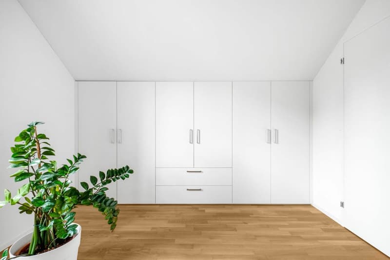 Appartamento-mansarda elegante e di alta qualità con grande galleria, balcone e ambiente di vita tranquillo (9)