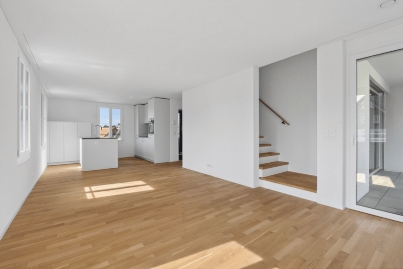 Appartamento-mansarda elegante e di alta qualità con grande galleria, balcone e ambiente di vita tranquillo (4)