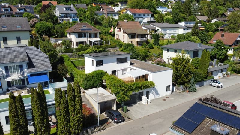 Modernes Familienhaus mit viel Platz und hoher Wohnqualität (1)