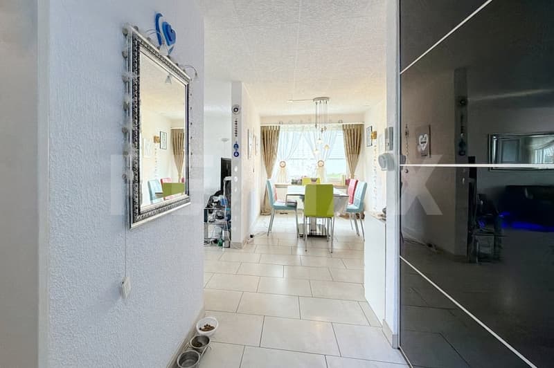Appartement lumineux 4.5 pièces avec balcon et espace de séjour (4)