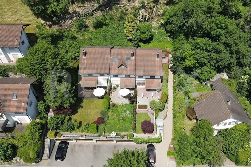 Familienfreundliches Haus mit Gartenidylle und Ausbaupotenzial (2)