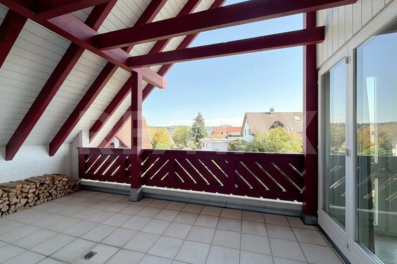 Charmante Dachwohnung mit Schlossblick (11)