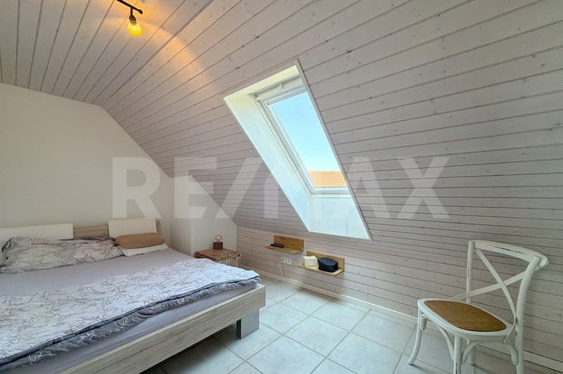 Charmante Dachwohnung mit Schlossblick (7)