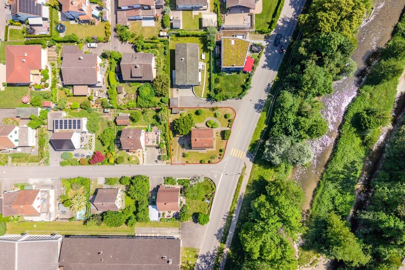 Hübsches Einfamilienhaus mit viel Umschwung und grossem Potenzial (7)