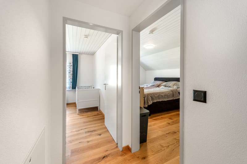 Sicht vom Gang in die Zimmer