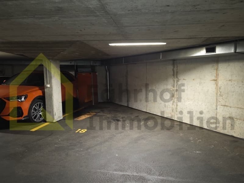 Einstellhallenplatz für Motorräder oder Kleinwagen (max. Länge 2m) (6)