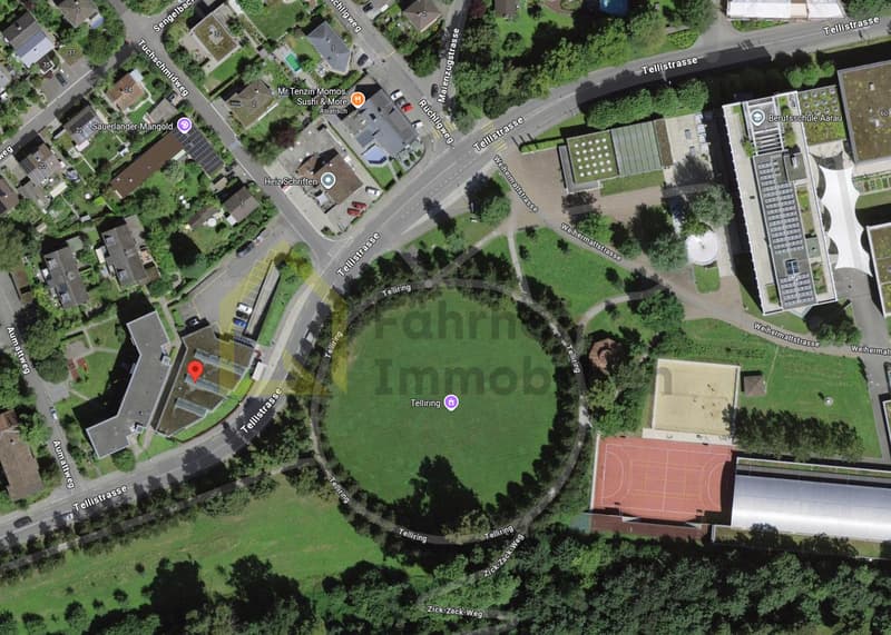 Place de stationnement pour motos ou petites voitures (2)