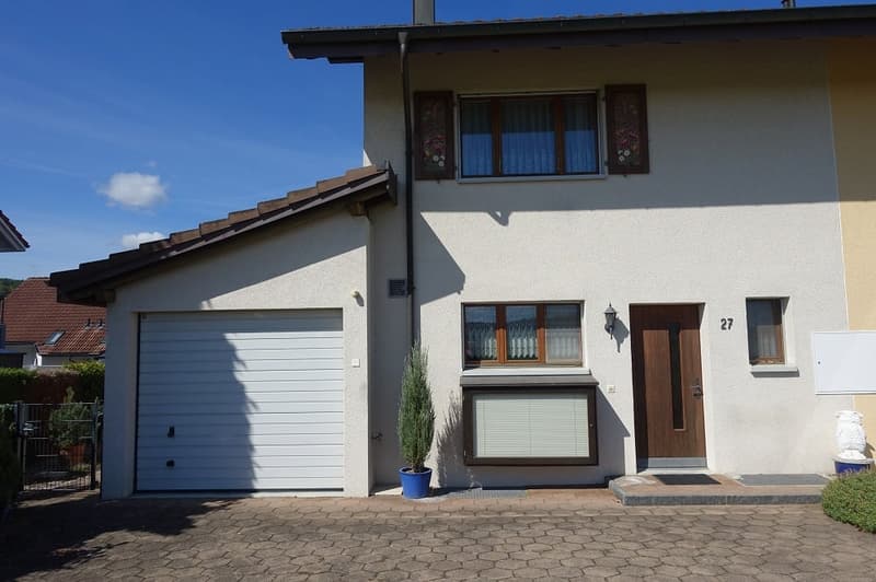 Charmantes 4.5-Zimmer-Doppeleinfamilienhaus in Schinznach – sofort verfügbar! (1)