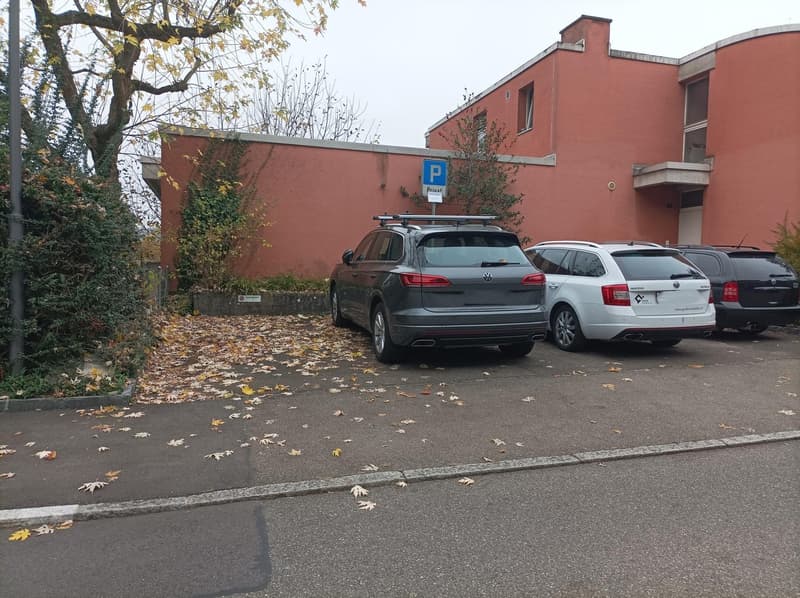 Aussenabstellplatz in Enneetbaden gesucht? (1)