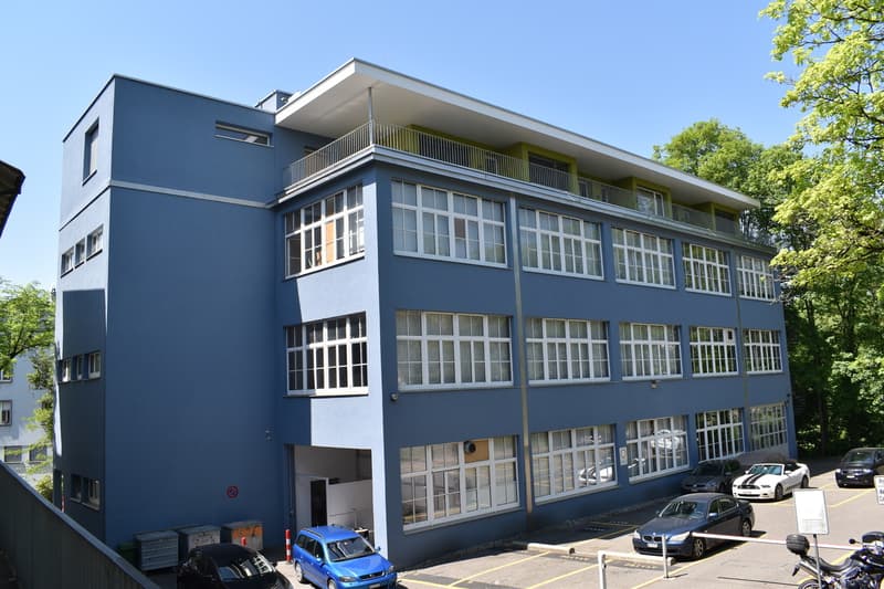Residential and commercial building in a central location (2)
