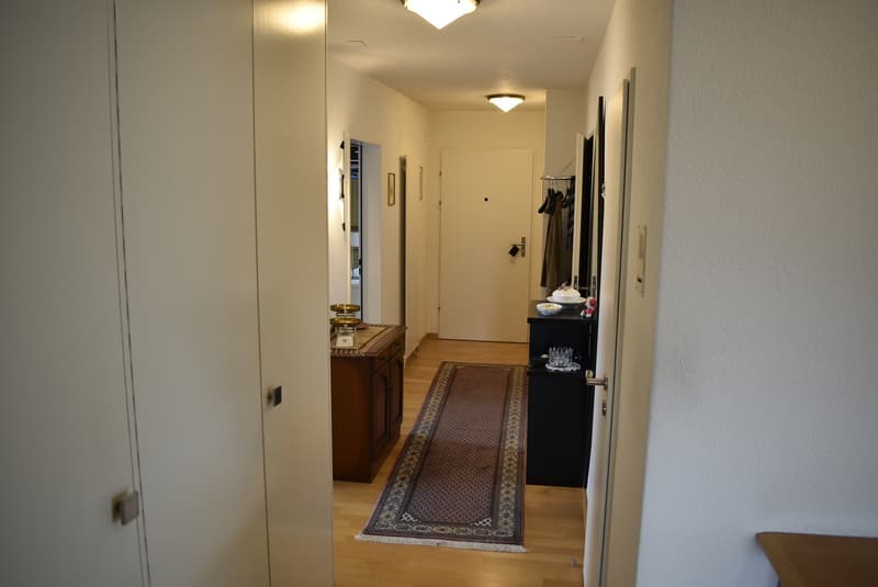 Very well-maintained 4½ room apartment on the top floor (10)