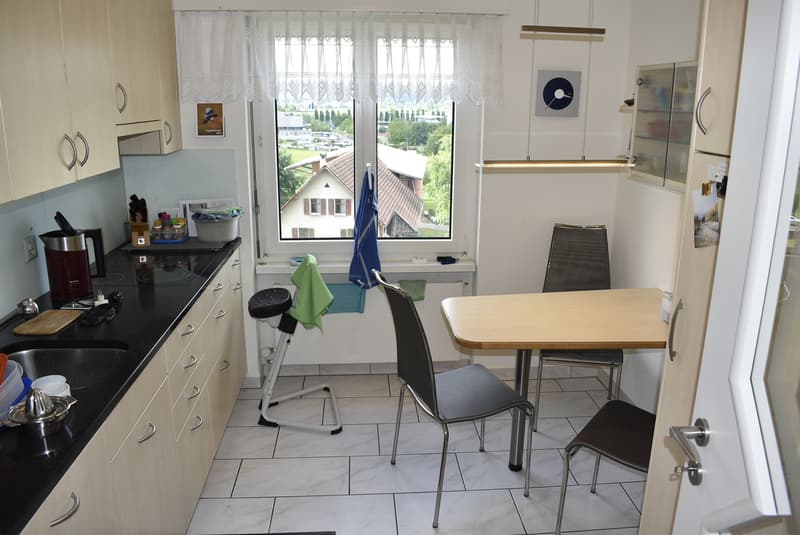 Very well-maintained 4½ room apartment on the top floor (4)