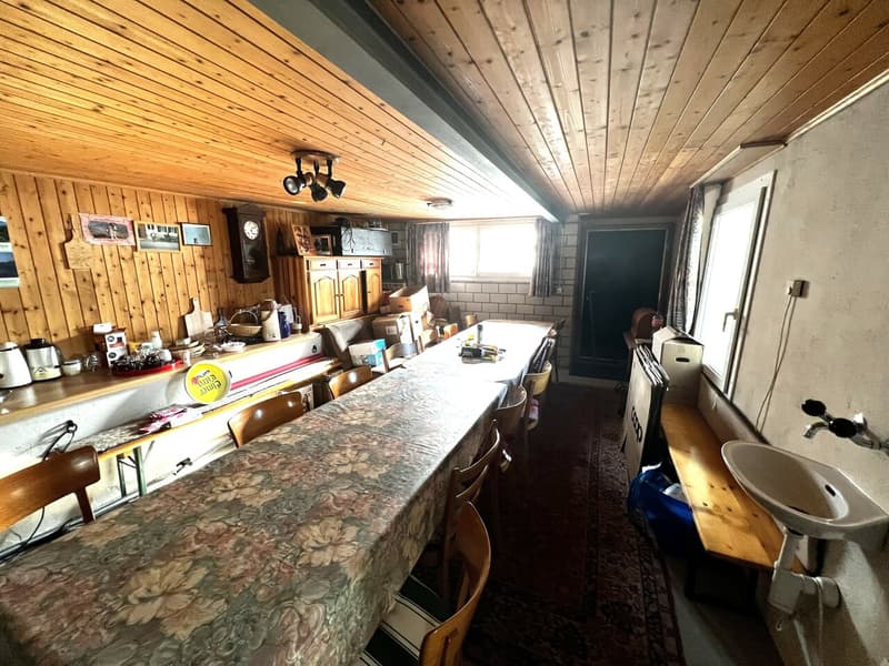 Interessante casa colonica con molte possibilità (4)