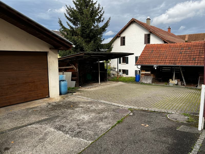 Interessante casa colonica con molte possibilità (6)