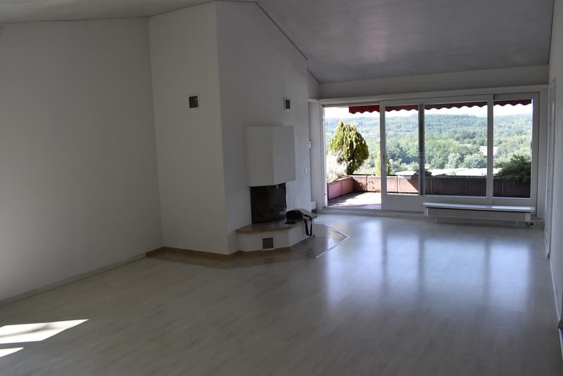 Appartement 5.5 pièces avec garage double adjacent, situé au bord de la forêt (3)