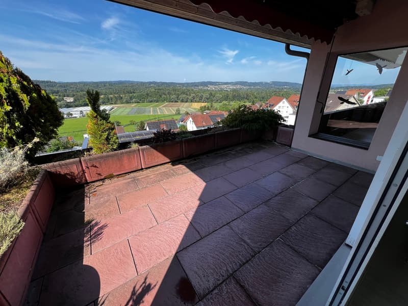 Appartement 5.5 pièces avec garage double adjacent, situé au bord de la forêt (4)