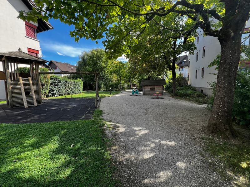 4½ Zimmer Familienwohnung an ruhiger und begehrter Lage (13)
