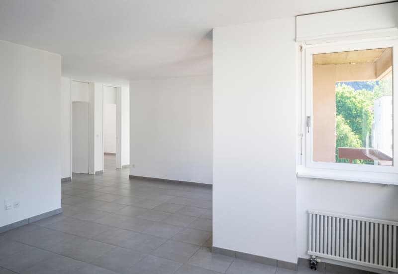 Spacious 3.5-room apartment in a green neighborhood of Giubiasco (10)
