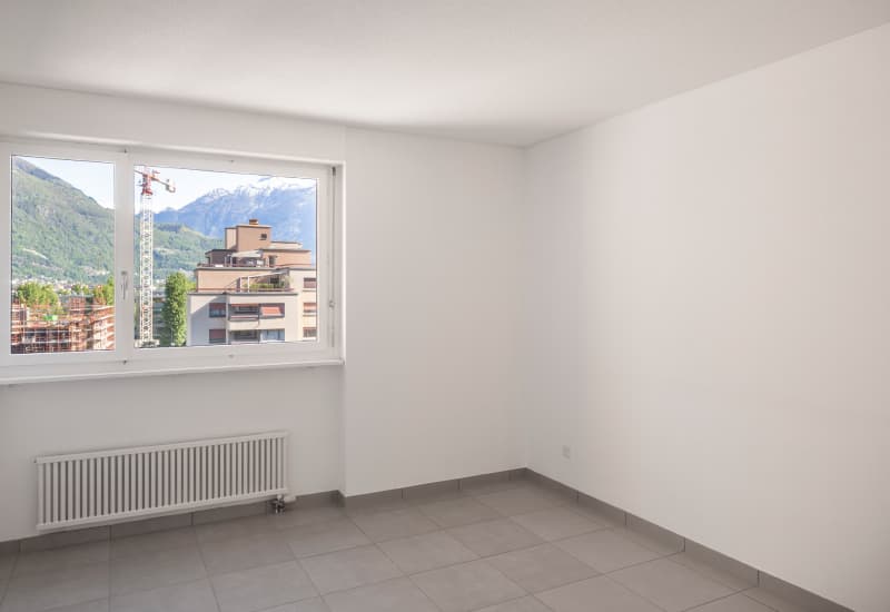 Spacious 3.5-room apartment in a green neighborhood of Giubiasco (13)