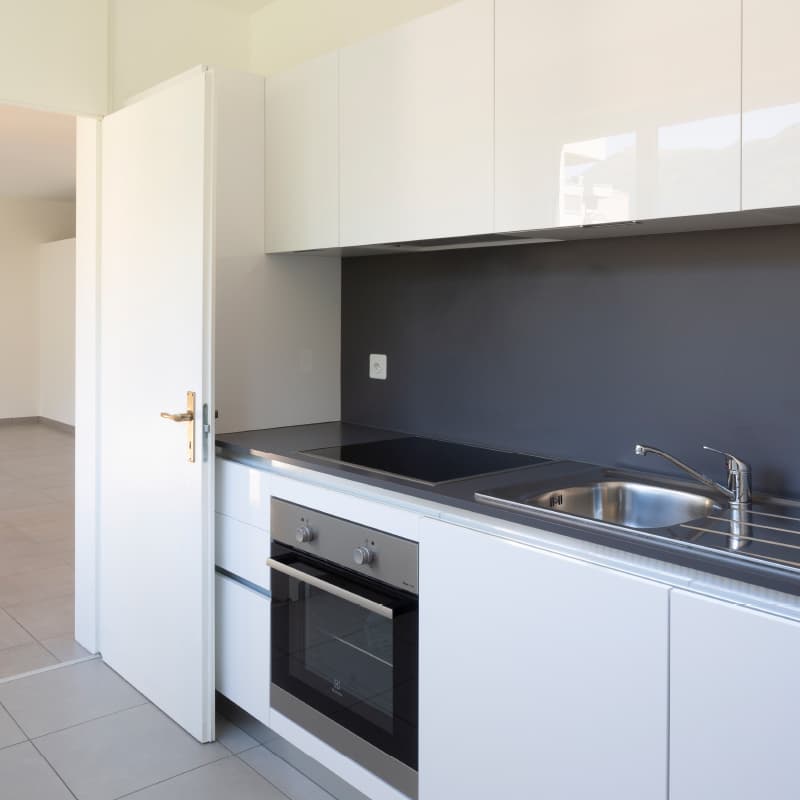 Spacious 3.5-room apartment in a green neighborhood of Giubiasco (6)