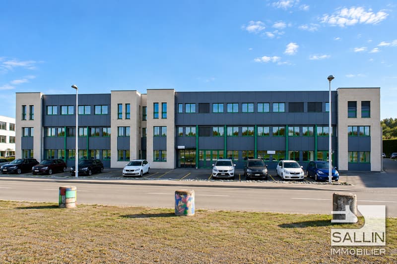 Surface administrative d'env. 270 m² avec 3 pl. ext. et 2 pl. int. (1)