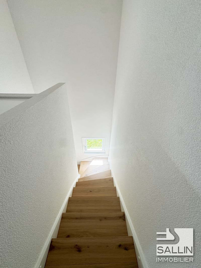 Wohnung mit 3½ Zimmern im Dachgeschoss, ca. 90 m², mit 2 Außenplätzen (5)