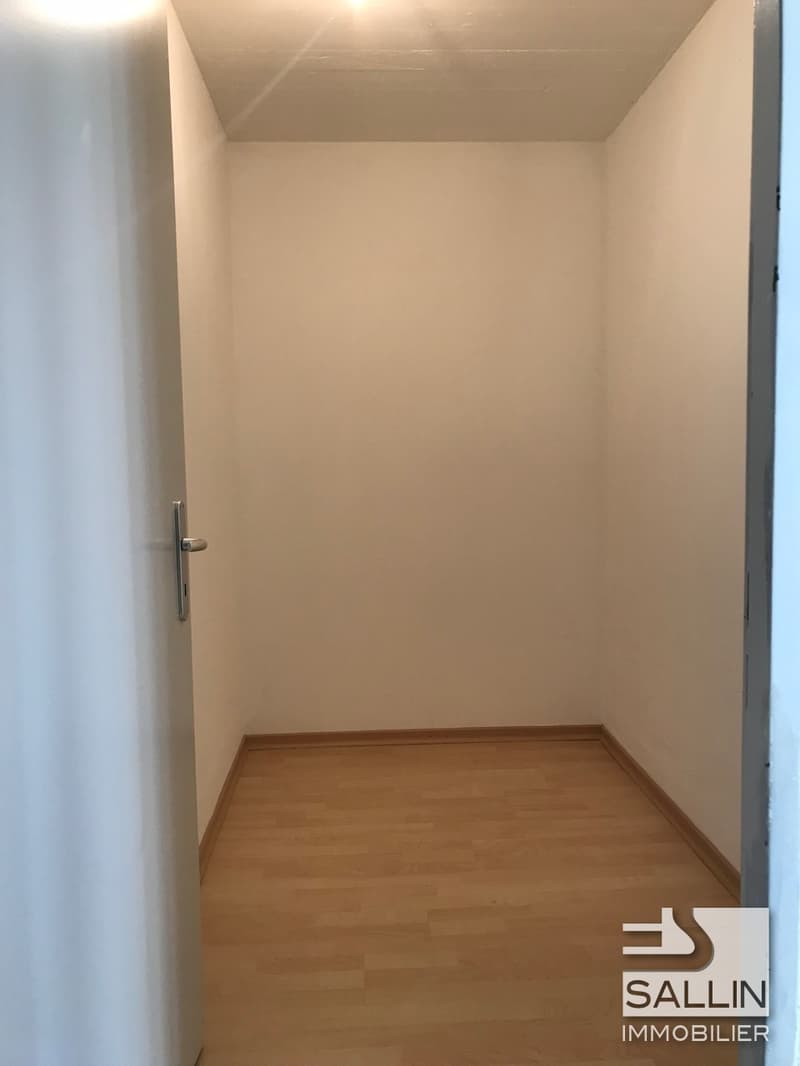 Appartamento di 4 locali vicino a tutte le comodità (6)