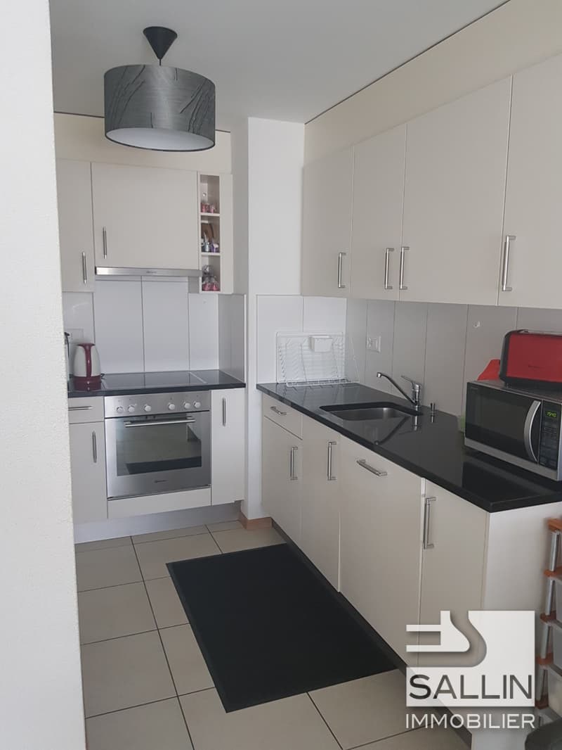 PRÄCHTIGES 2½-ZIMMER-WOHNUNG MIT TERRASSE (3)