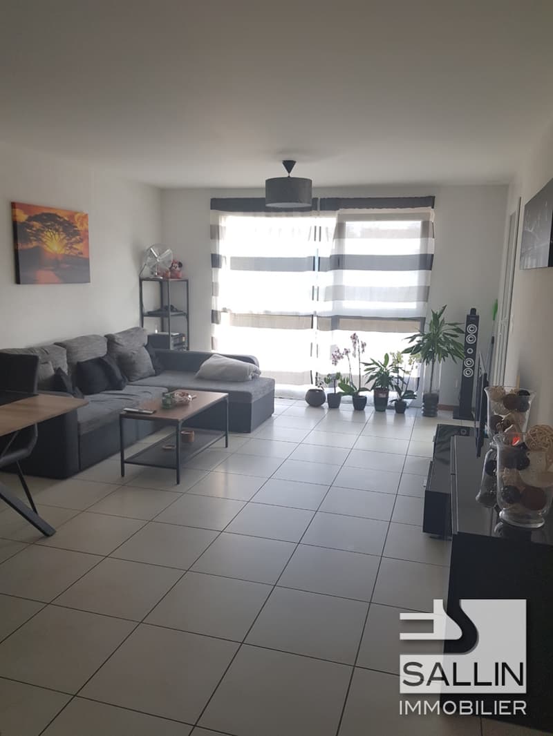 PRÄCHTIGES 2½-ZIMMER-WOHNUNG MIT TERRASSE (4)