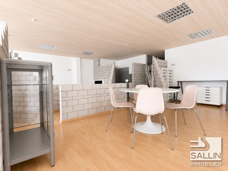 Bright administrative surface open space of approx. 140 m² (6)