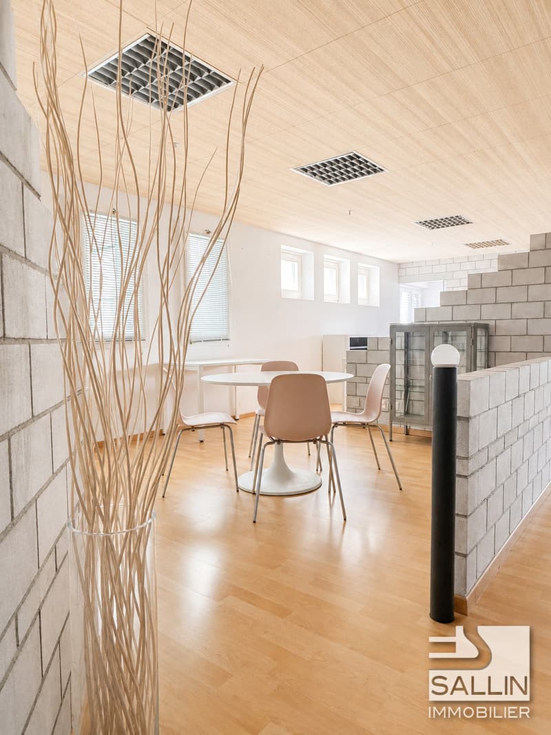 Bright administrative surface open space of approx. 140 m² (10)