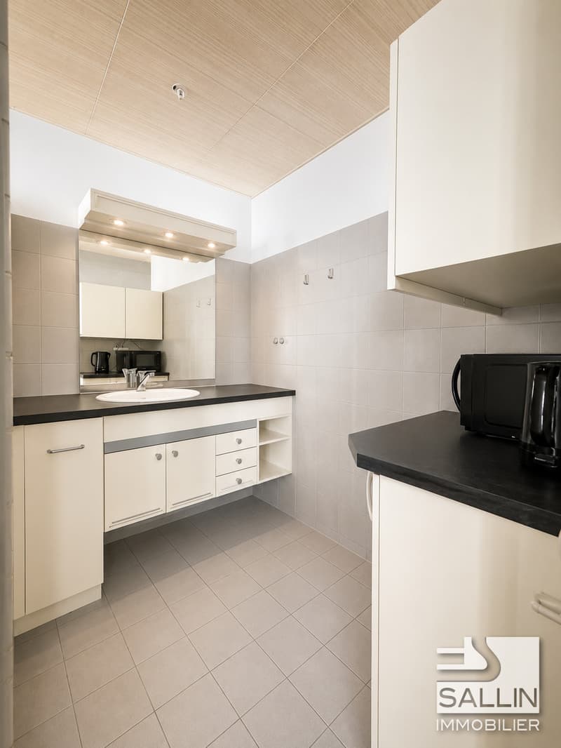 Bright administrative surface open space of approx. 140 m² (9)