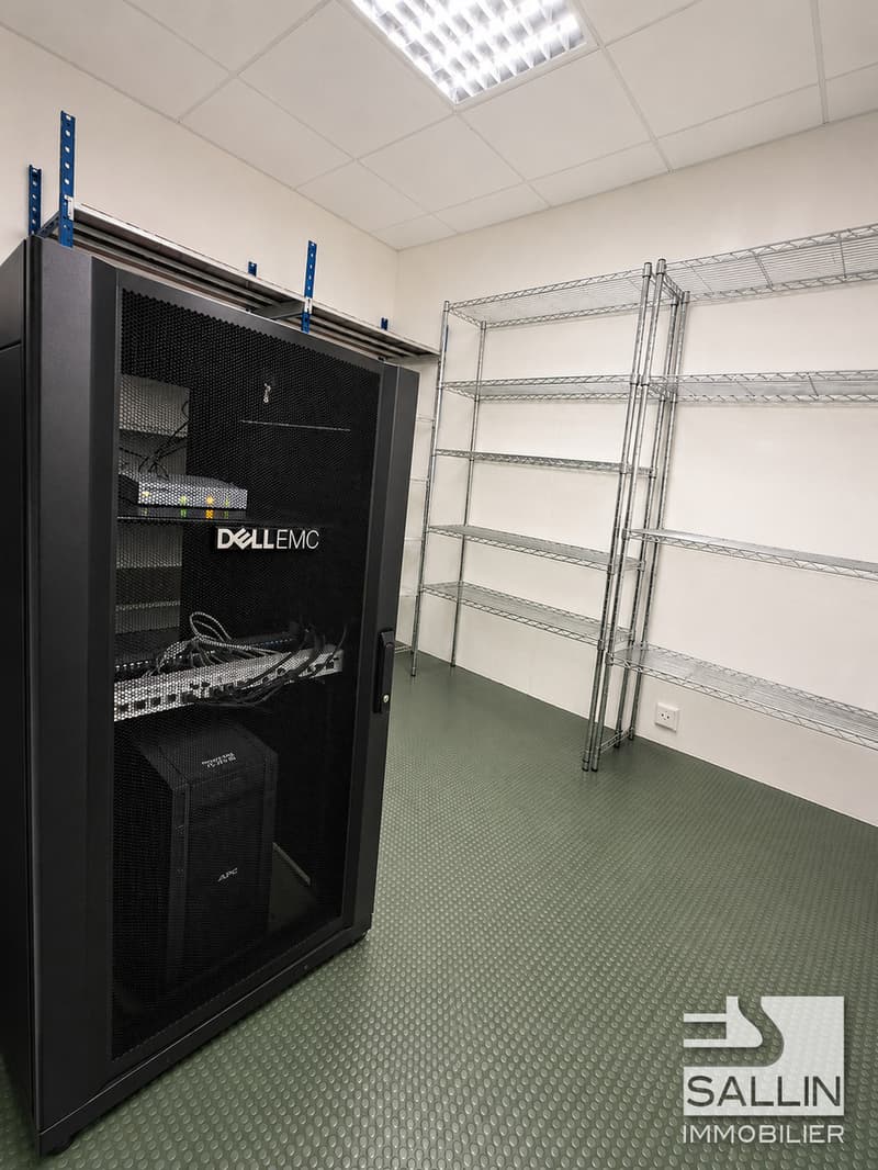 Bright administrative surface open space of approx. 140 m² (13)